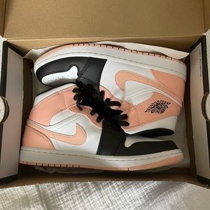 Nike Air Jordan 1 Mid